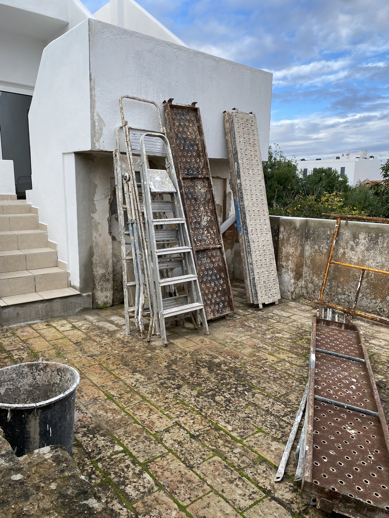 Courtyard image from upstairs studio (loggia)