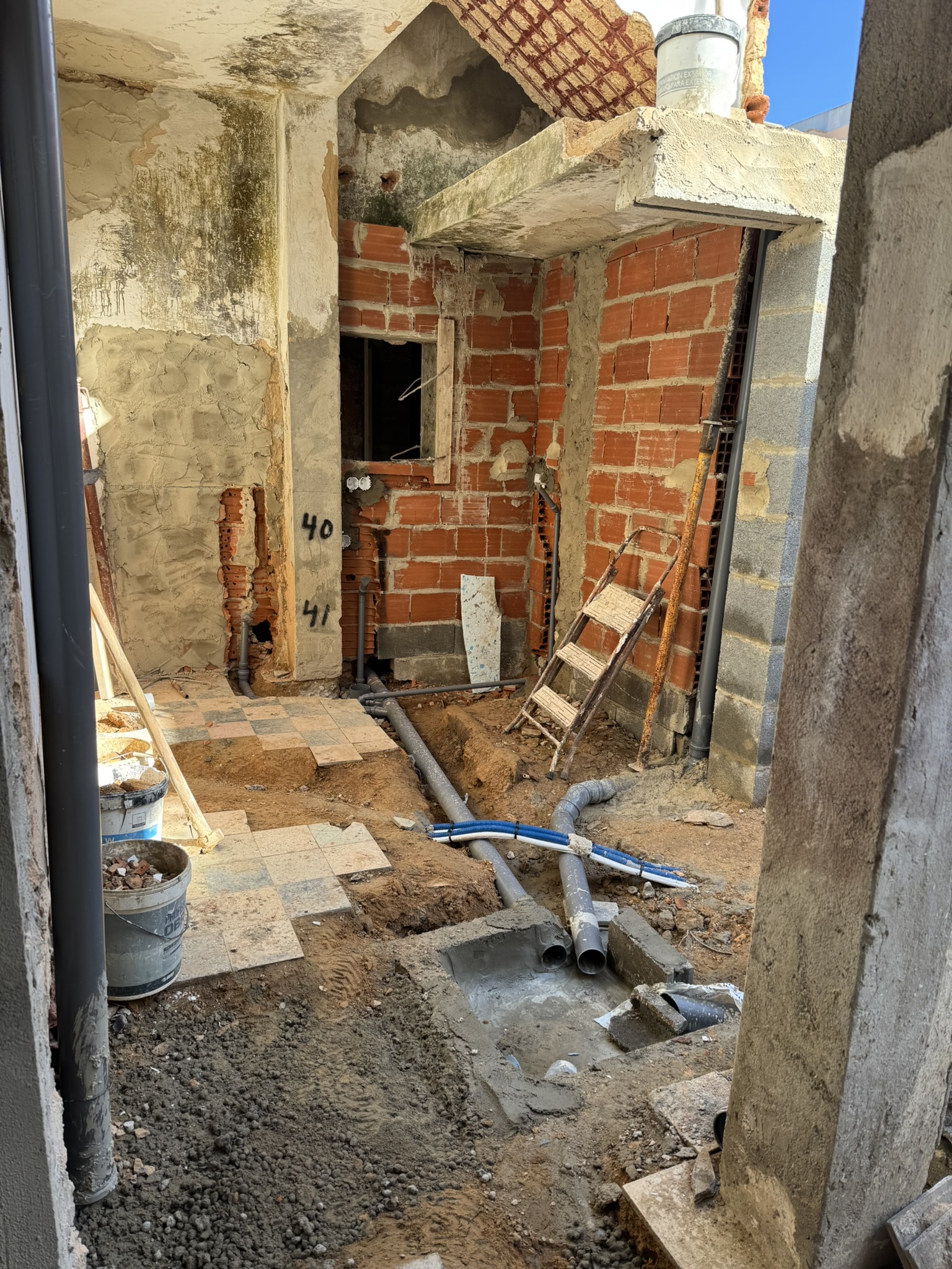 external appliance area in courtyard