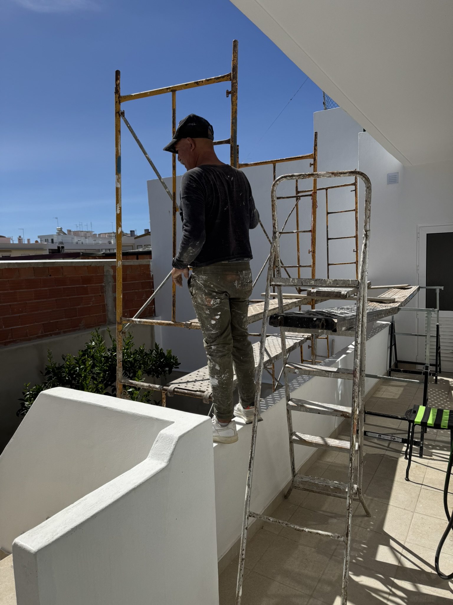 Canopy scaffolding