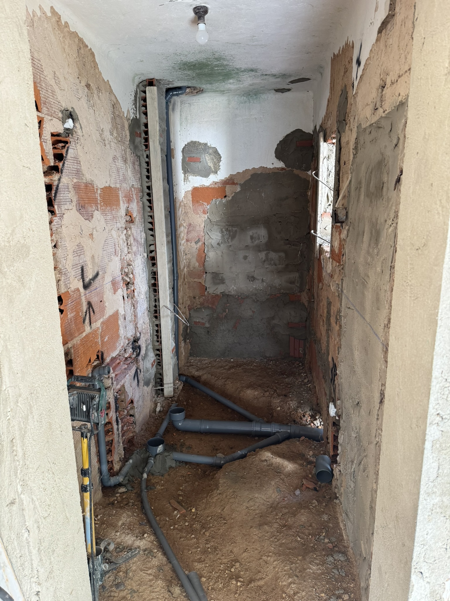 masterbedroom bathroom plumbing