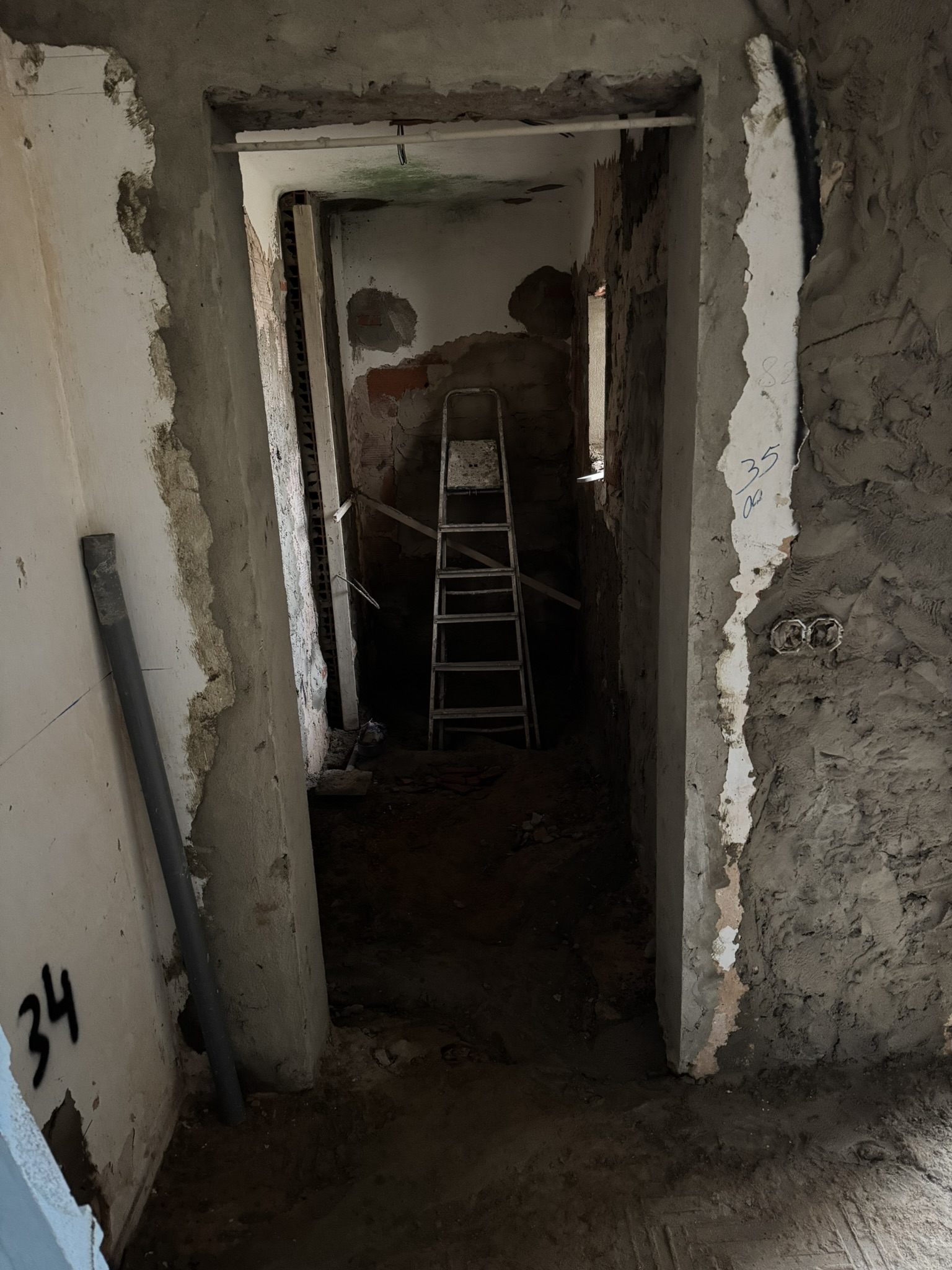 master bedroom bathroom