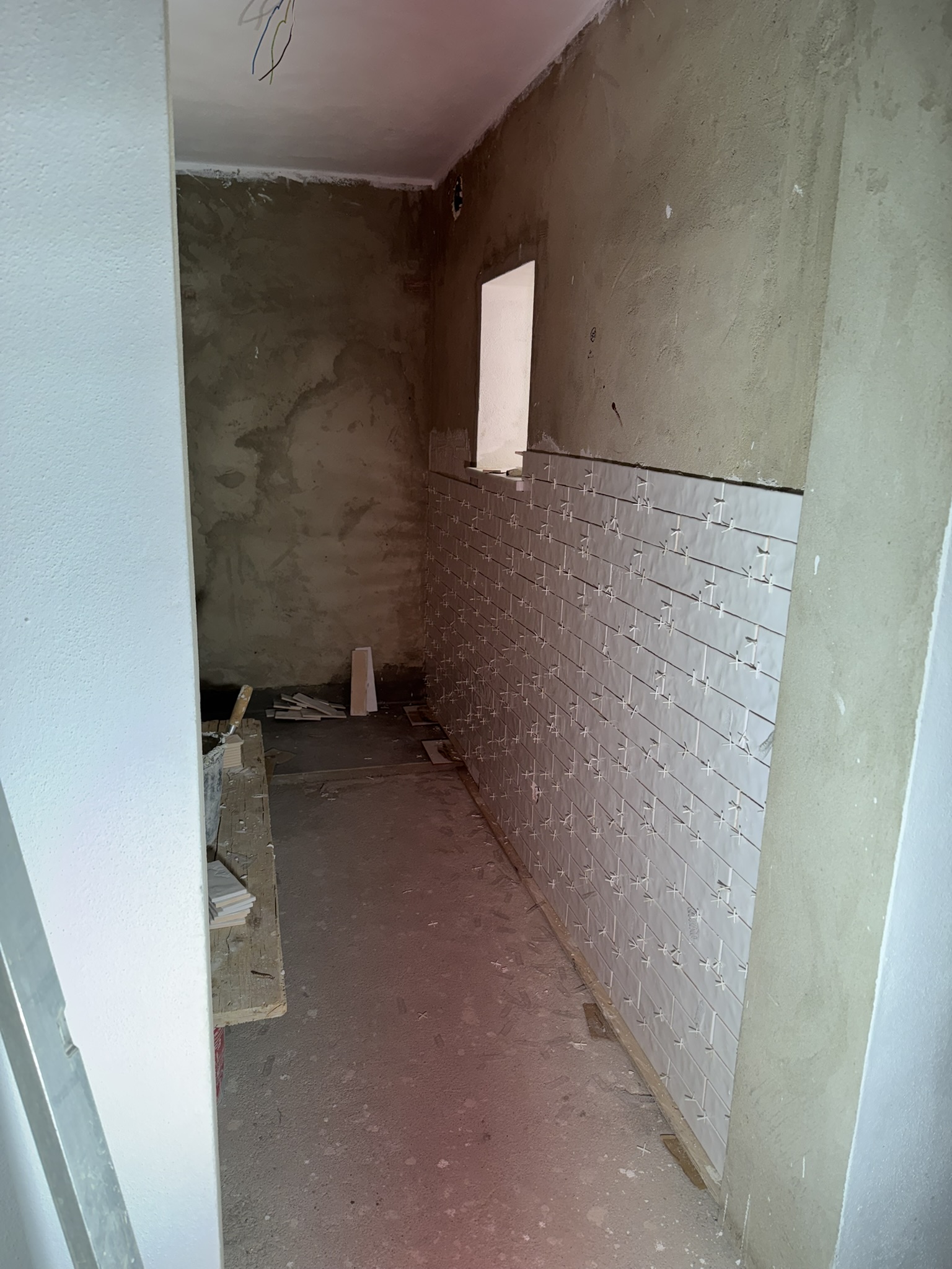 En-suite bathroom wall tiles