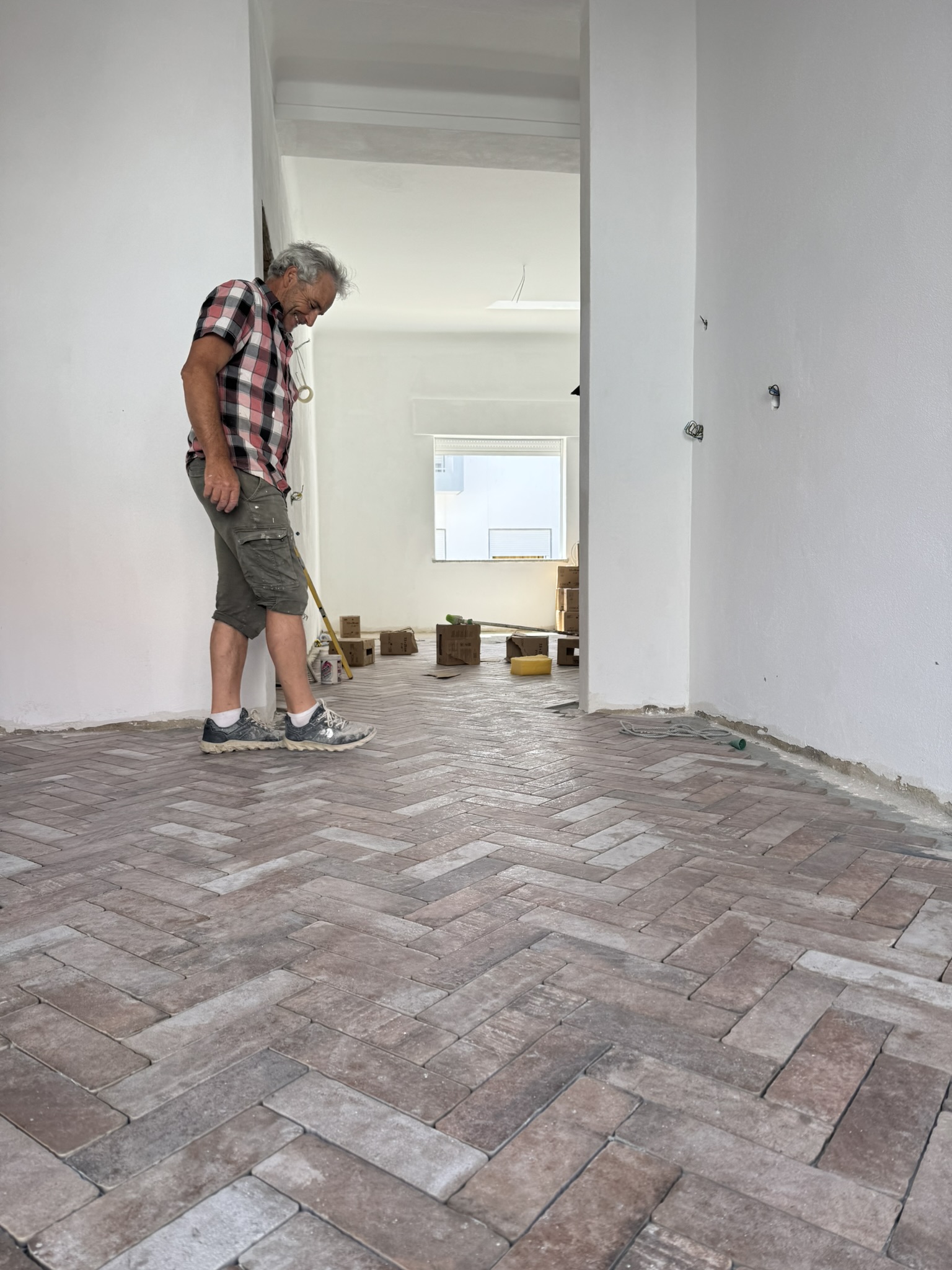 Kitchen floor tiles