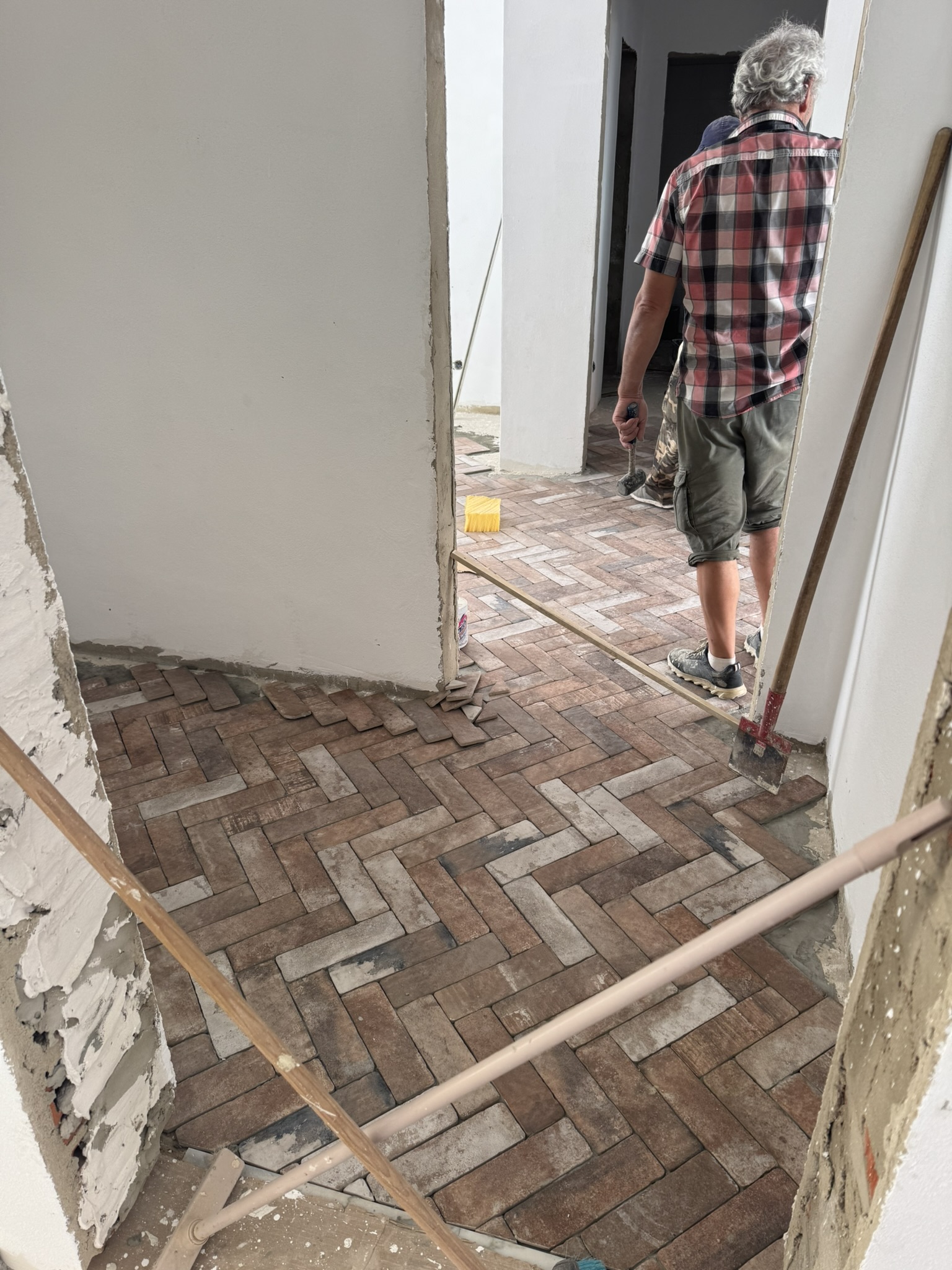 Entrance hallway floor tiles