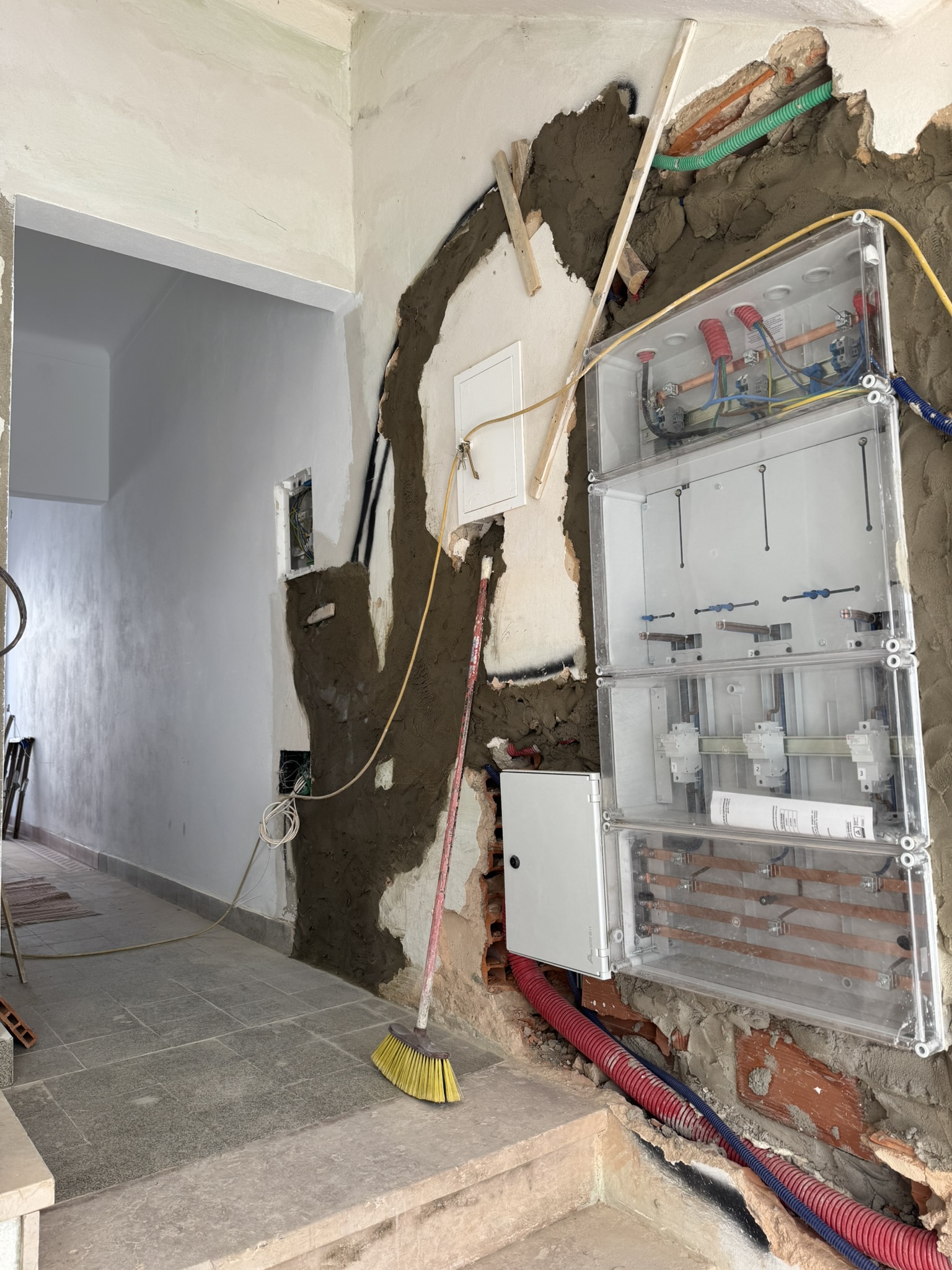 Eletric junction boxes