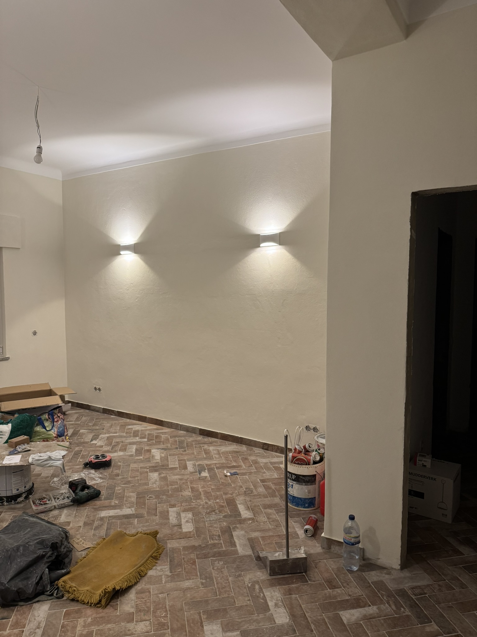 Livingroom wall lights