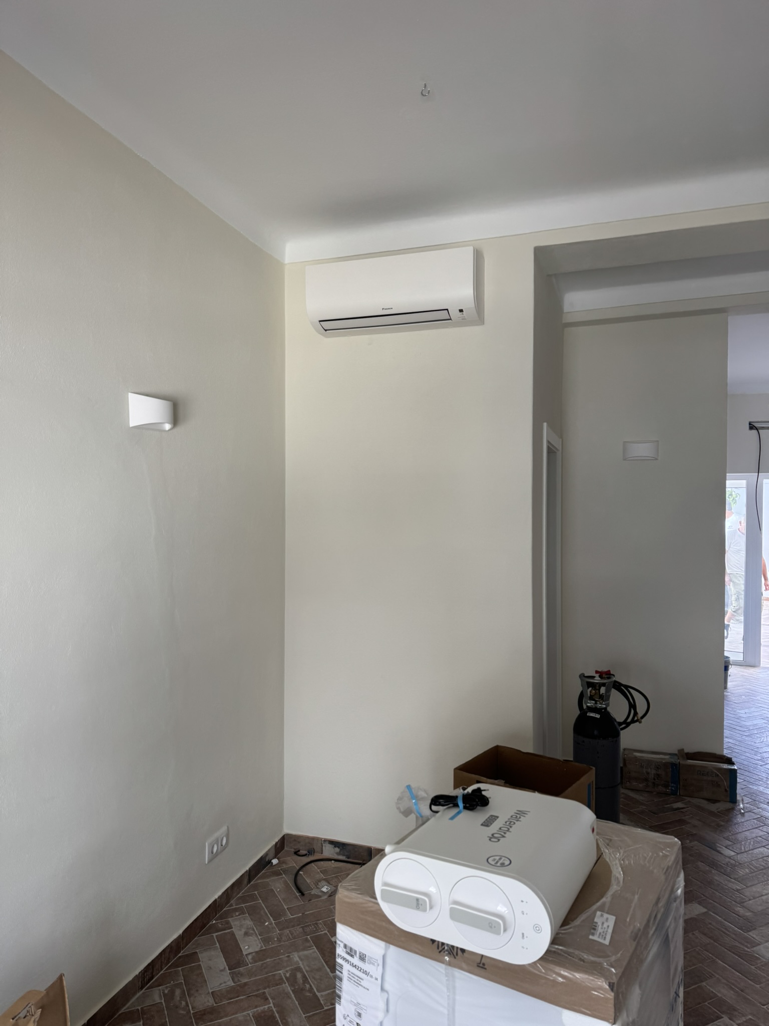 Internal AC